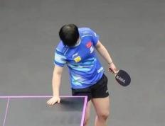 开云下载-乒乓球(qiú)比赛運(yùn)动员为什么要摸球(qiú)台，乒乓球(qiú)運(yùn)动员的“摸桌(zhuō)”玄学：汗水背后的科学博弈与规则挑战