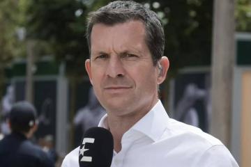 kaiyun-网球(qiú)的十字(zì)路口：是賽(sài)程(chéng)臃肿，还是表演賽(sài)的“黄金镣铐”？