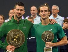 开云平台-德约科维奇善心美！逆(nì)转夺生涯(yá)101冠，放弃年终比赛成全穆塞(sāi)蒂