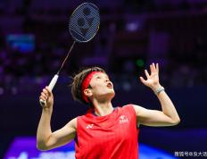 开云体育在线-7天两败！王祉怡法国賽(sài)再负安(ān)洗莹摘銀(yín)，安(ān)洗莹賽(sài)季9冠统治羽罈(tán)，陈雨菲6冠3亚完美收官
