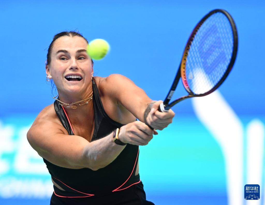 开云平台-武网：萨巴伦卡晋级