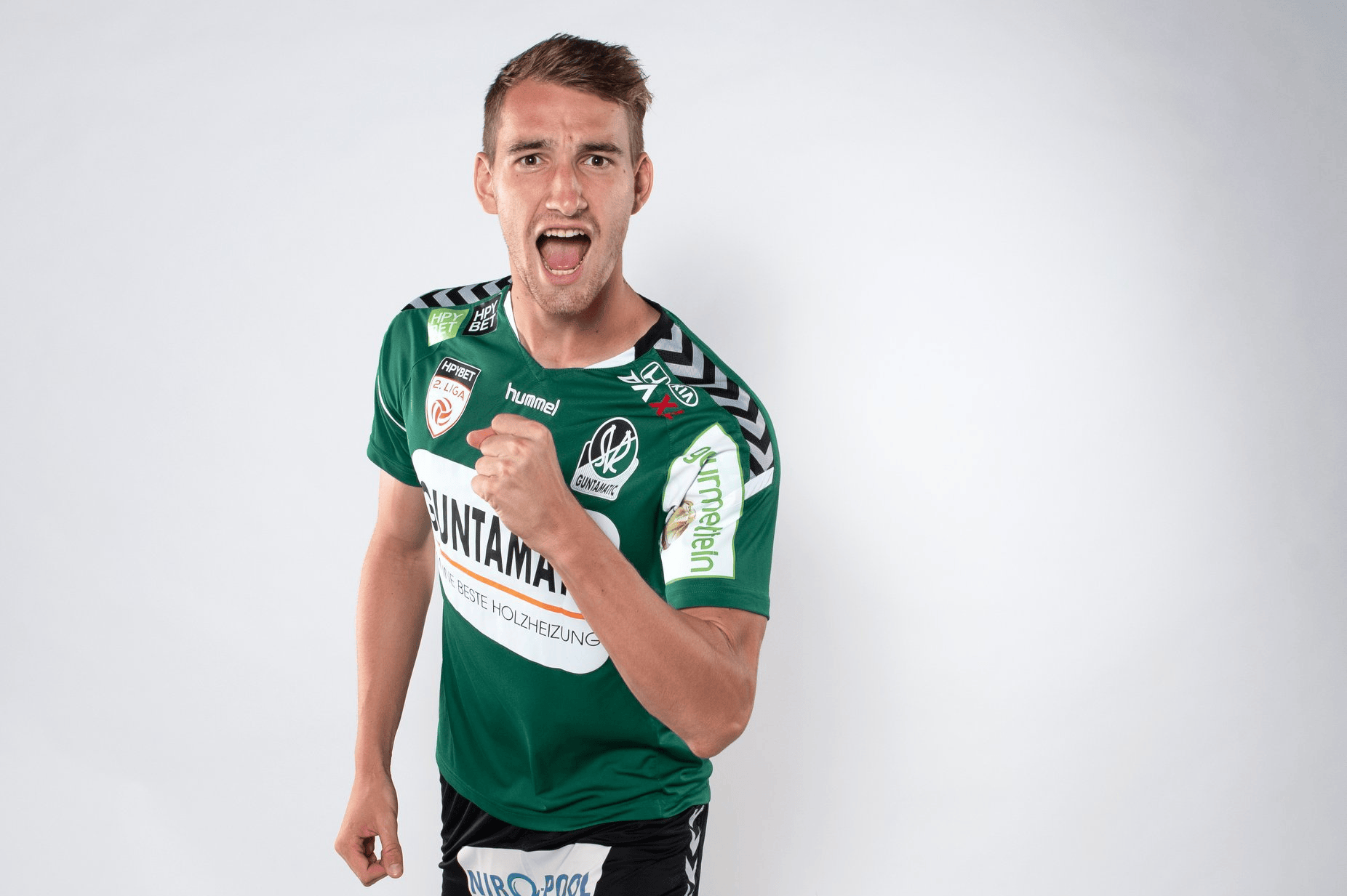 开云体育APP下载-冲超！曝陕西聯(lián)合请来德甲教练，已签欧聯(lián)杯级别中场