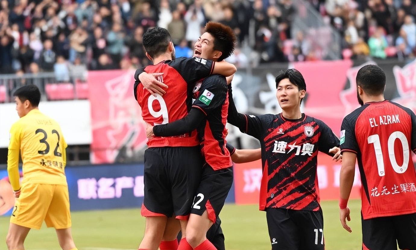 开云体育APP下载-冲超！曝陕西聯(lián)合请来德甲教练，已签欧聯(lián)杯级别中场