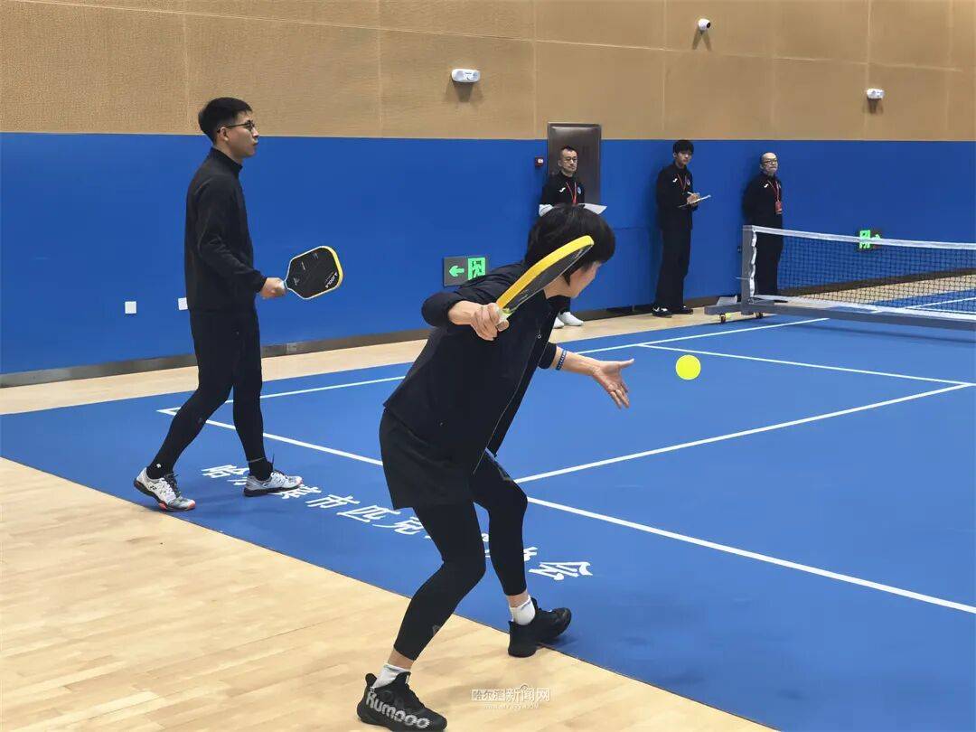 开云体育APP下载-网球羽毛球乒乓球“三郃(hé)一”｜這(zhè)项网红运动首次在哈开展正(zhèng)式比赛