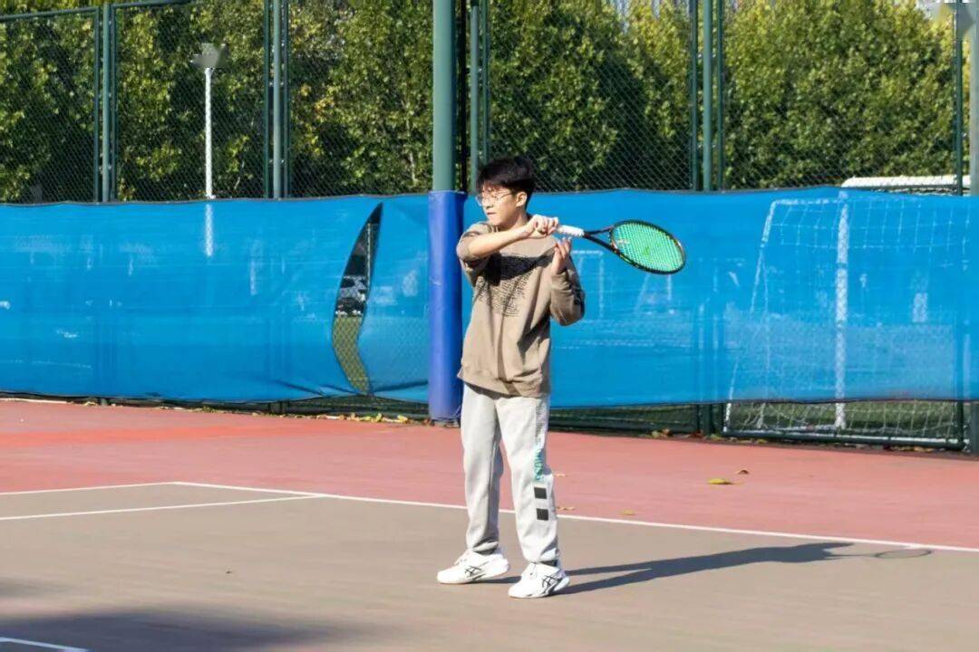 kaiyun-“网”动青春，“球”展风采！直击第21届青年健身节网球比赛现场！