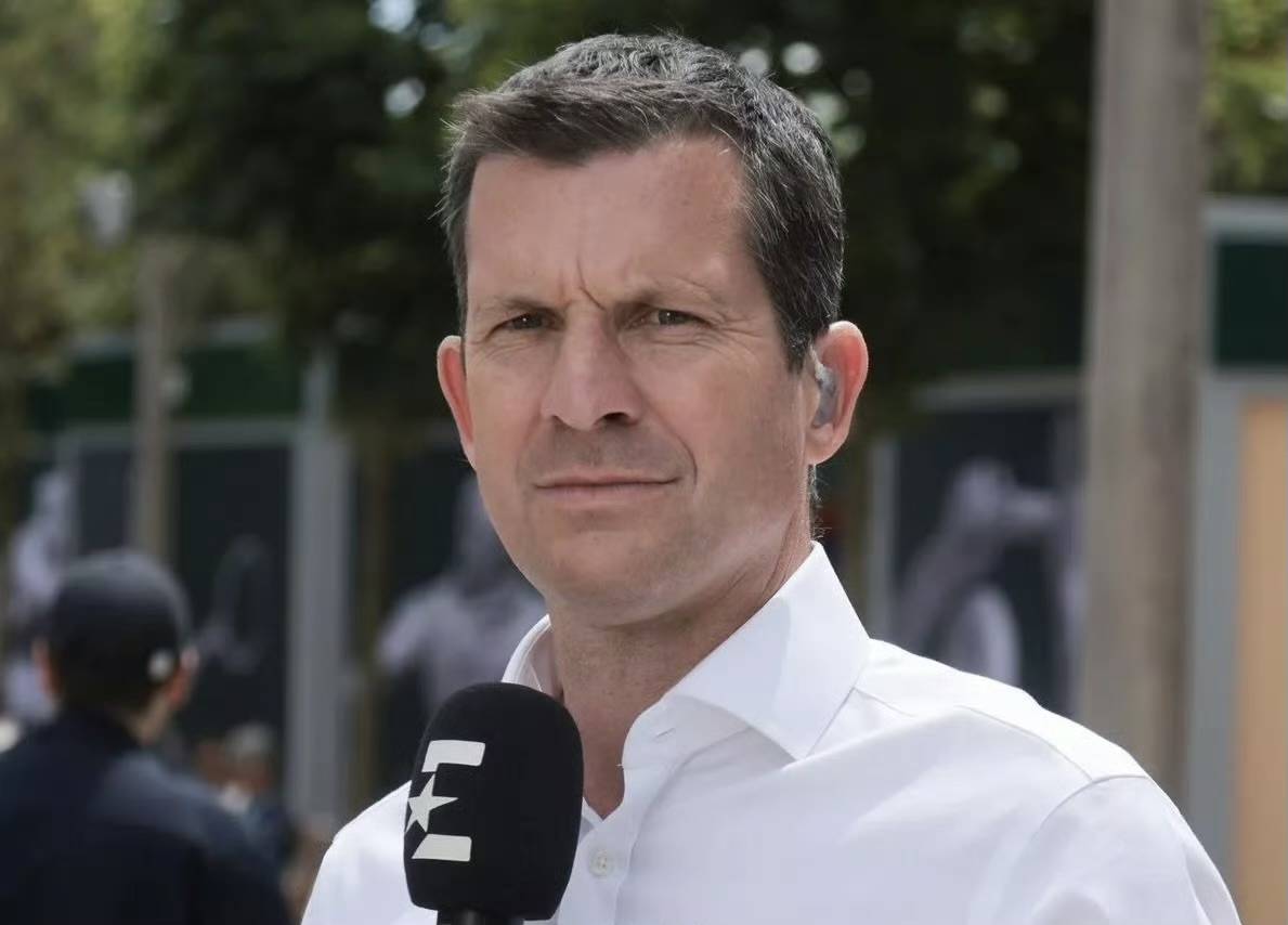 kaiyun-网球(qiú)的十字(zì)路口：是賽(sài)程(chéng)臃肿，还是表演賽(sài)的“黄金镣铐”？