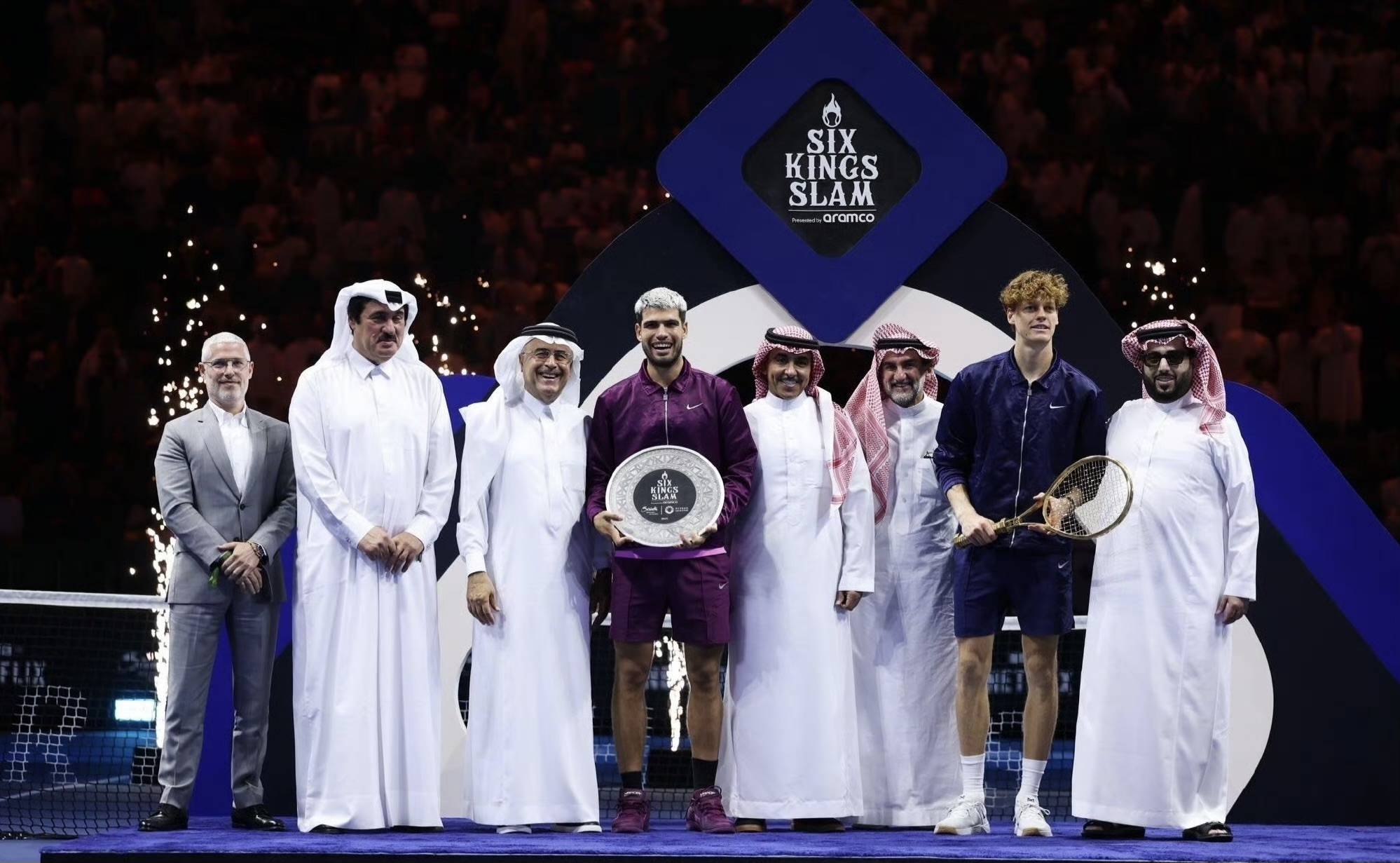 kaiyun-网球(qiú)的十字(zì)路口：是賽(sài)程(chéng)臃肿，还是表演賽(sài)的“黄金镣铐”？