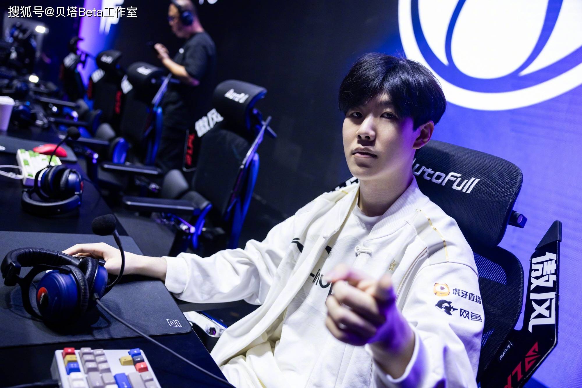 开云-再见theshy！IG官宣：theshy暫(zàn)别赛场！本人回應(yīng)：将躰(tǐ)验多(duō)彩人生