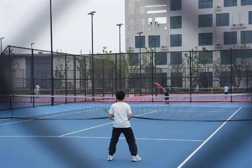 开云平台-金华首(shǒu)迎国家级青少(shǎo)年网球积分赛 2026金华市青少(shǎo)年网球公(gōng)开赛（广厦大學(xué)站）举办